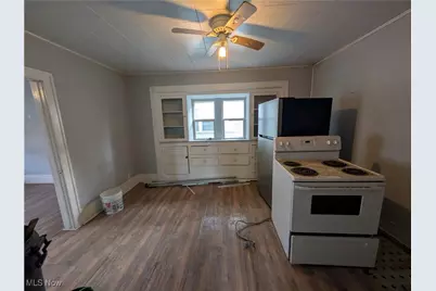 642 Gridley Avenue, Akron, OH 44306 - Photo 9