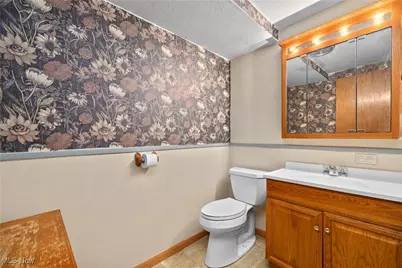 2108 E 41st Street, Lorain, OH 44055 - Photo 27