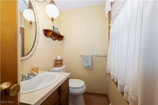 697 Redwood Dr, Canal Fulton, OH 44614 - Photo 11