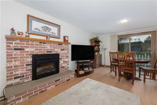 697 Redwood Dr, Canal Fulton, OH 44614 - Photo 9