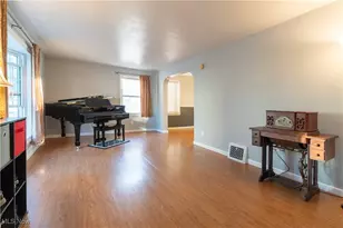 1856 17th St, Cuyahoga Falls, OH 44223 - Photo 3