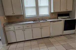 245 E Ford Ave, Barberton, OH 44203 - Photo 9