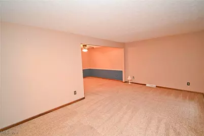 583 Wyndclift Circle, Austintown, OH 44515 - Photo 7