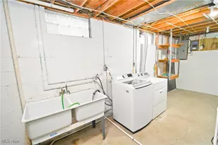 583 Wyndclift Cir, Austintown, OH 44515 - Photo 39