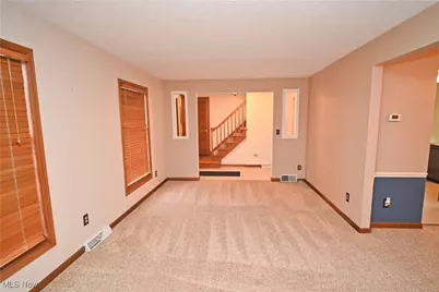 583 Wyndclift Circle, Austintown, OH 44515 - Photo 3