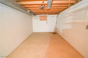 583 Wyndclift Cir, Austintown, OH 44515 - Photo 37