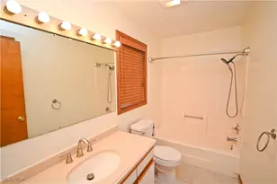 583 Wyndclift Cir, Austintown, OH 44515 - Photo 23