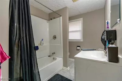 985 Bloomfield Avenue, Akron, OH 44302 - Photo 13