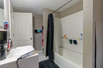 985 Bloomfield Avenue, Akron, OH 44302 - Photo 13