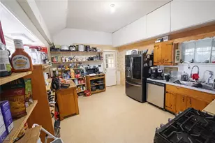 305 W Main St, LaGrange, OH 44050 - Photo 9