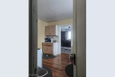 423 Bradley Lane, Youngstown, OH 44504 - Photo 13