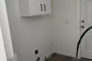 2661 Lake Breeze Dr, Madison, OH 44057 - Photo 11