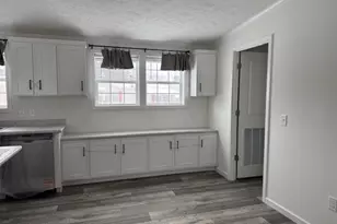 2661 Lake Breeze Dr, Madison, OH 44057 - Photo 7