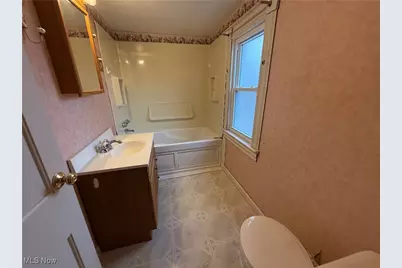 38462 S Beachview Road, Willoughby, OH 44094 - Photo 15