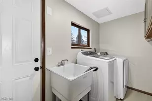 7627 Newton Dr, Mentor, OH 44060 - Photo 17