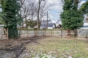 1328 Bonnieview Ave, Oakwood, OH 44107 - Photo 7