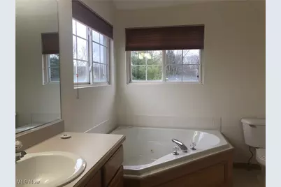 6140 Champagne Shores, Medina, OH 44256 - Photo 9