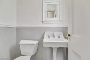 2317 Canterbury Rd, University Heights, OH 44118 - Photo 13