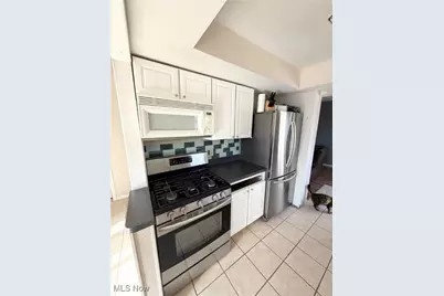 296 E 317th Street, Willowick, OH 44095 - Photo 5