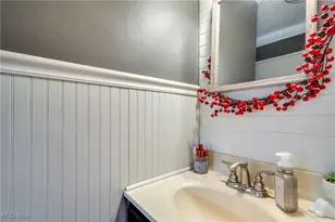 1266 Dayton St, Akron, OH 44310 - Photo 17