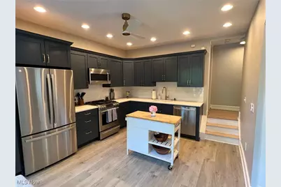 2877 Hampshire Road, Cleveland Heights, OH 44118 - Photo 3