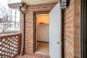 8621 Scenicview Dr, Grandview Heights, OH 44147 - Photo 25