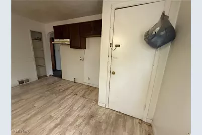 95 E Earle Avenue, Youngstown, OH 44507 - Photo 13