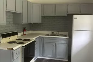 368 Maryknoll Ave, Campbell, OH 44405 - Photo 3