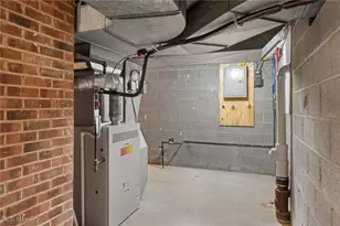 24270 Hermitage Rd, Huber Heights, OH 44122 - Photo 33