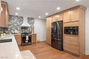 24270 Hermitage Rd, Huber Heights, OH 44122 - Photo 11