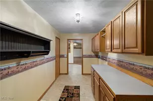 5773 Smith Kramer St NE, Hartville, OH 44632 - Photo 15