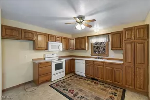 5773 Smith Kramer St NE, Hartville, OH 44632 - Photo 11