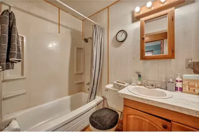 715 S Logan Street, Elyria, OH 44035 - Photo 11