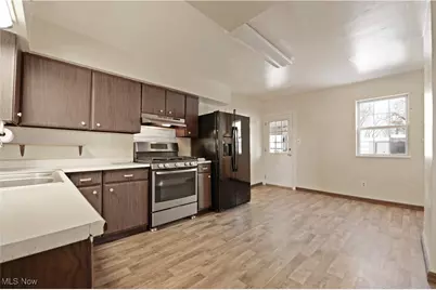 639 N Way Street, Barberton, OH 44203 - Photo 7