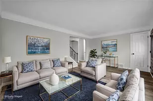 375 Beechwood Dr, Willowick, OH 44095 - Photo 3