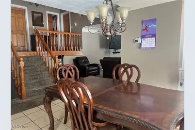 240 Warner Road, Hubbard, OH 44425 - Photo 3