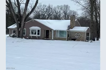 240 Warner Road, Hubbard, OH 44425 - Photo 1