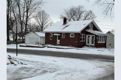 194 E Baird Avenue, Barberton, OH 44203 - Photo 1