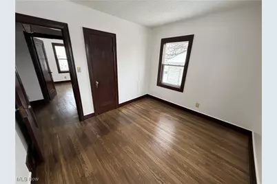 194 E Baird Avenue, Barberton, OH 44203 - Photo 9