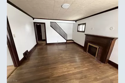 194 E Baird Avenue, Barberton, OH 44203 - Photo 7