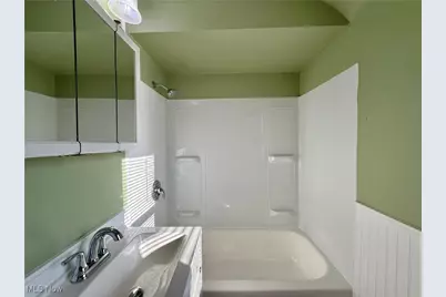 17404 Throckley Avenue, Loveland, OH 44128 - Photo 35