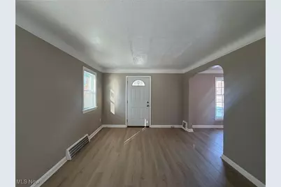 17404 Throckley Avenue, Loveland, OH 44128 - Photo 7