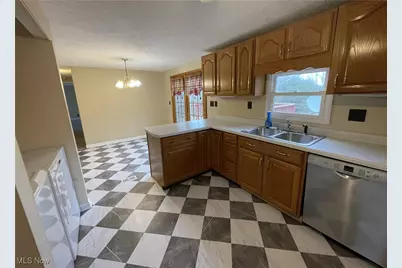 8608 Goddard Craft Lane, Cambridge, OH 43725 - Photo 5