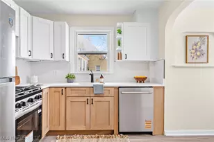 890 E 250th St, Euclid, OH 44132 - Photo 13