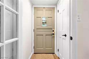 890 E 250th St, Euclid, OH 44132 - Photo 5