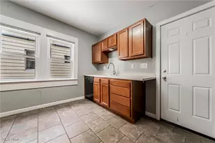 1600 Victoria Ave, Oakwood, OH 44107 - Photo 9