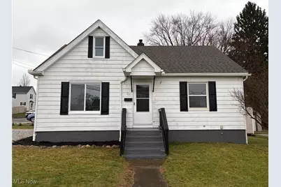 225 25th Street NW, Barberton, OH 44203 - Photo 1