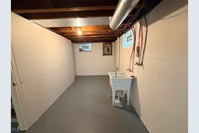 225 25th Street NW, Barberton, OH 44203 - Photo 15