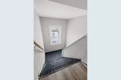 1018 9th Street NW, Canton, OH 44703 - Photo 5