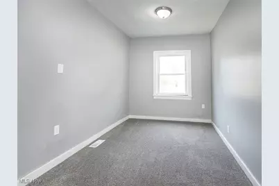 7805 Elton Avenue, Loveland, OH 44102 - Photo 11